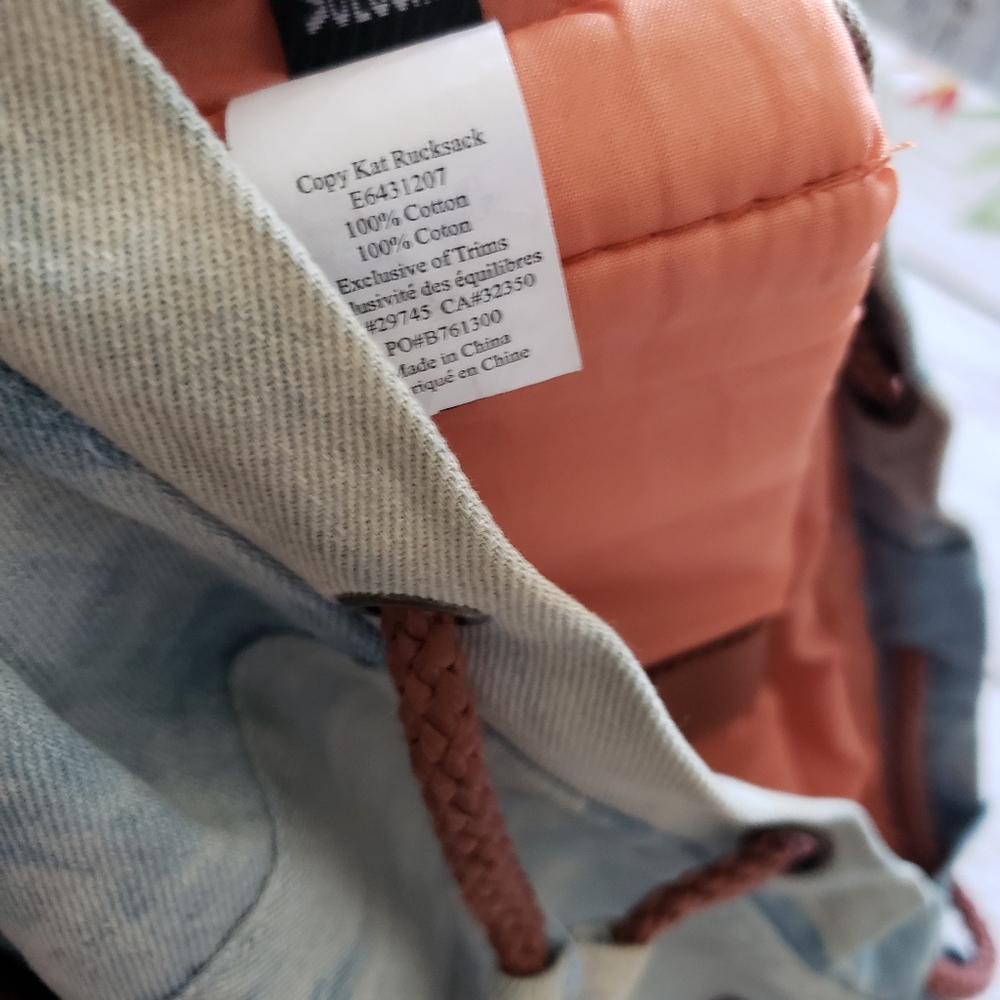 Volcom Copy Kat Rucksack - Picture 7 of 9